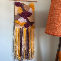 My project in Introduction to Frame Loom Tapestry course. Un proyecto de Artesanía y Tejido de Donna Dada - 11.01.2021