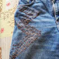 My project in Embroidery: Jeans Repair. . Embroider, Sewing, Upc, and cling project by Elisa Uliana - 03.26.2021