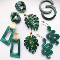 @sirensrose / Resin Jewelry Design course. Jewelr, and Design project by Melania Soto Duque - 05.09.2021