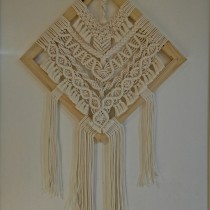 Mi Proyecto del curso: Introducción al tapiz de macramé. Un proyecto de Diseño de complementos, Artesanía, Tejido y Macramé de Ximena Torres - 24.06.2021