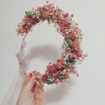 Mi Proyecto del curso: Tocado floral: crea tu complemento de flores. Un progetto di Design di accessori, Fashion design e DIY di Yexenia Rosales - 20.07.2021