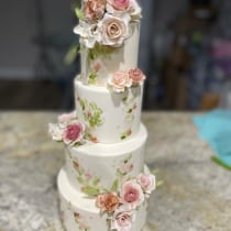My project in Sugar Flowers for Cake Designs course//KimberlySmithCooke. Un progetto di Design, DIY e Arti culinarie di Kimberly Smith Cooke - 30.09.2021