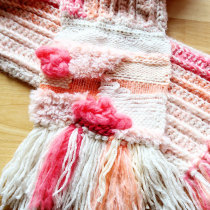 My project in Tapestry and Knitting for Garments and Accessories course. Un proyecto de Diseño de complementos, Artesanía, Moda, Tejido y DIY de Irit Landgraf - 19.10.2021