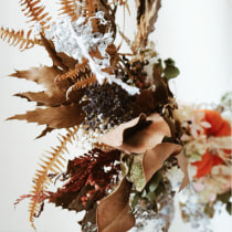 Mi Proyecto del curso: Creación de coronas con flores secas. Un proyecto de Diseño, Diseño de interiores, Paisajismo, DIY, Diseño floral y vegetal de karen.rn1214 - 27.10.2021