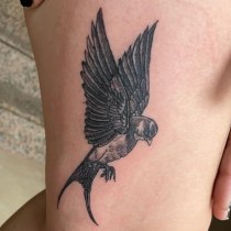 Mi Proyecto del curso: Técnicas de tatuaje blackwork con línea fina. Un proyecto de Diseño de tatuajes de Jessica Palomino Ferreyra - 13.12.2021