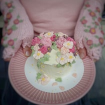 My project in Decorative Buttercream Flowers for Cake Design course. Projekt z dziedziny Design, DIY, Sztuki kulinarne, Lifest i le użytkownika Natalija Brancevičienė - 17.12.2021