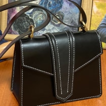 My project in Professional Leather Handbag Design course. Design, Accessor, Design, Arts, Crafts, Fashion, Fashion Design, and Sewing project by Dmitriy Legotskiy - 12.23.2021