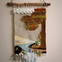 My project in Tapestry Techniques for Rug Weaving  course. Un proyecto de Diseño de complementos, Artesanía, Decoración de interiores e Interiorismo de scheilamanica - 06.02.2022