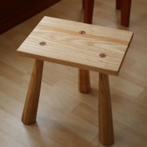 Milking Stool. Arts, Crafts, Furniture Design, Making, DIY, and Woodworking project by Andrea Cortés (Barcelona Wood Workshops) - 02.10.2022