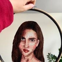 My project in Embroidered Portraits on Tulle course. Un proyecto de Bordado, Dibujo de Retrato, Ilustración textil y DIY de Elpiniki Georgiou - 16.02.2022