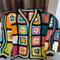 Granny Squares: Joy in dark days!. Un proyecto de Moda, Diseño de moda y Crochet de Lurdes Marques - 02.03.2022
