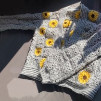 Mein Kursprojekt: Granny-Squares: Häkle deinen Pullover Ein Projekt aus dem Bereich Mode, Modedesign, Weben, DIY, Crochet und Textildesign von Anna - 06.03.2022