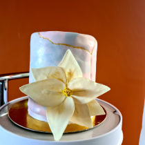 Mi Proyecto del curso: Decoración floral para Cake Design . Design, DIY, Culinar, and Arts project by Nelsa Dijkhuizen - 03.06.2022