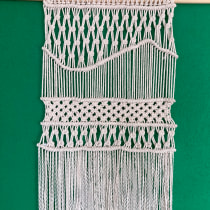 My project for course: Introduction to Macramé: Creation of a Decorative Tapestry. Accessor, Design, Arts, Crafts, Interior Design, Decoration, Fiber Arts, Macramé, and Textile Design project by Joeleita Agard - 03.08.2022
