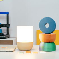 Maker Lamp. Un projet de 3D, Design industriel, Conception de produits, Modélisation 3D, Conception 3D , et Fabrication numérique de Agustín Arroyo - 24.03.2022