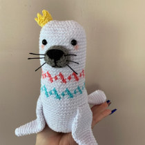 Mi proyecto del curso: Crochet: crea y transforma tus amigurumis. Un proyecto de Artesanía, Diseño de juguetes, Tejido, DIY, Crochet, Amigurumi y Diseño textil de Jennifer Jiménez - 24.05.2022