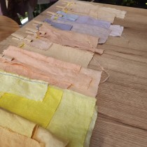 Mi proyecto del curso: Teñido textil con pigmentos naturales. Un proyecto de Artesanía, Moda, Diseño de moda, DIY, Teñido Textil y Diseño textil de Ale Londoño Correa - 04.08.2022