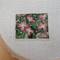 My project for course: Embroidery Techniques for Floral Patterns on Felt . Accessor, Design, Arts, Crafts, Fashion, Pattern Design, Textile Illustration, Botanical Illustration, and Textile Design project by annk.reichert - 08.10.2022