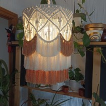 Mi proyecto del curso: Diseño de lámparas en macramé. Un proyecto de Artesanía, Interiorismo, Tejido, Macramé y Diseño textil de Luchy Ot - 21.08.2022