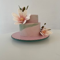 Mi proyecto del curso: Decoración floral para Cake Design . Design, DIY, Culinar, and Arts project by nataliasiddons - 10.09.2022