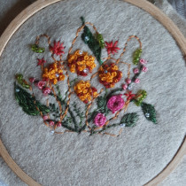 My project for course: Embroidery Techniques for Floral Patterns on Felt . Accessor, Design, Arts, Crafts, Fashion, Pattern Design, Textile Illustration, Botanical Illustration, and Textile Design project by slhallis - 10.23.2022