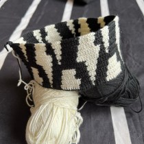 Mi proyecto del curso: Introducción al tapestry. Un proyecto de Diseño de complementos, Moda, Pattern Design, Tejido, Crochet y Diseño textil de Sandra Rodríguez Fernández - 13.12.2022