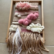 Mon projet du cours : Techniques de tissage manuel pour débutants. Arts, Crafts, Decoration, Fiber Arts, Weaving, and Textile Design project by Vale Coo - 01.07.2023