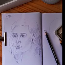 Mi proyecto del curso: Dibujo anatómico de la cabeza humana. Un proyecto de Bellas Artes, Dibujo a lápiz, Dibujo, Ilustración de retrato, Dibujo de Retrato, Dibujo realista y Dibujo anatómico de Yesica Anaya - 12.01.2023