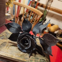 My project for course: Floral Textiles: Make 3D Accessories with Denim. Un projet de Art floral et végétal , et Design textile de Cathy Vagnon - 27.01.2023