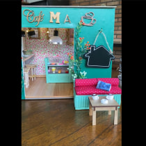 Meu projeto do curso: Criação de móveis em miniatura para casa de boneca. Un proyecto de Artesanía y DIY de Petra Alarcon - 26.01.2023