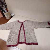 Mi proyecto del curso:  Top-down: prendas a crochet de una sola pieza. Un proyecto de Moda, Diseño de moda, Tejido, DIY, Crochet y Diseño textil de cliclu - 15.02.2023