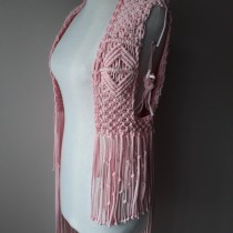 Mi proyecto del curso: Macramé: crea prendas de ropa únicas. Un progetto di Design di accessori, Artigianato, Moda, Fiber Art, Macramè e Textile Design di susathaller - 21.02.2023
