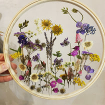 My project for course: Tulle Embroidery with Natural Flowers and Plants. Un proyecto de Bordado, DIY, Diseño floral, vegetal y Diseño textil de natalgibs8 - 19.02.2023