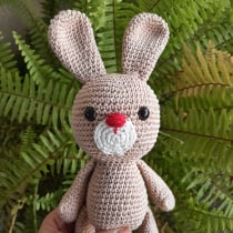 Meu projeto do curso: Amigurumi de animais com crochê. To, Design, Fiber Arts, DIY, Crochet, Amigurumi, and Textile Design project by Layla Carvalho - 02.25.2023