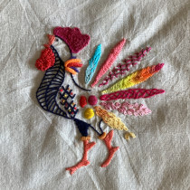 Mi gallito del curso: Técnicas de bordado: ilustrando con hilo y aguja. Embroider, Textile Illustration, and Textile Design project by Sara M.G. - 03.15.2023