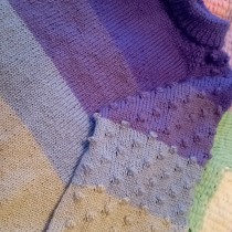 Mi proyecto del curso: Tejido de prendas de punto con mangas ranglán desde arriba. Un proyecto de DIY, Tejido de punto y Diseño textil de PAZ SAAVEDRA ARRIAGADA - 19.03.2023