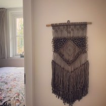 My project for course: Intro to Macraweaving: Make a Wall Hanging. Accessor, Design, Interior Design, Decoration, Fiber Arts, Macramé, Weaving, and Textile Design project by Henriette Westerlaan - 05.01.2023
