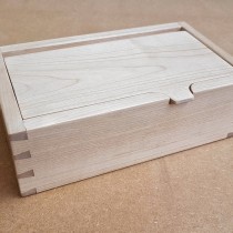 My project for course: Woodworking Techniques for Dovetail Joinery. Arts, Crafts, Furniture Design, Making, Interior Design, DIY, and Woodworking project by Helen Welch - 05.09.2023