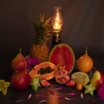 My project for course: Still-Life Photography: Create Dark and Moody Images. Product Photograph, Fine-Art Photograph, and Food Photograph project by Diana Ichim - 06.12.2023