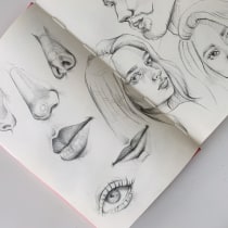 Mein Abschlussprojekt für den Kurs: Skizzenbuch für Porträts: Erkunde das menschliche Gesicht Ein Projekt aus dem Bereich Skizzenentwurf, Zeichnung, Porträtzeichnung, Artistische Zeichnung und Sketchbook von iamilgin - 11.07.2023