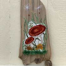 My project for course: Embroidery on Wood: Art Inspired by Nature. Un projet de Broderie, Menuiserie , et Design textile de Annette Fredin - 24.07.2023