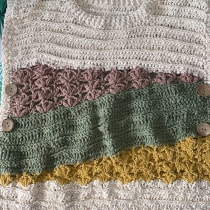 Mi proyecto del curso: Introducción a la técnica de hileras cortas en crochet para ropa. Fashion, Fashion Design, Fiber Arts, DIY, and Textile Design project by Zully Ameri - 08.07.2023
