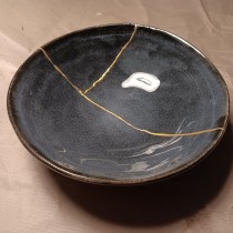 Il mio progetto del corso: Introduzione al kintsugi: ripara la ceramica con l’oro. Un projet de Artisanat, Beaux Arts, Céramique , et DIY de Marika - 01.10.2023