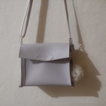 Meu projeto do curso: Criação de bolsas de couro artesanais para iniciantes. Un proyecto de Diseño, Diseño de complementos, Artesanía, Moda y Costura de daviwendel7 - 01.10.2023