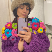 Mi proyecto del curso: Crochet: teje un suéter colorido con aplicaciones florales. Crochê, e Design têxtil projeto de luisinadequino - 30.12.2023