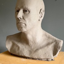 My project for course: Clay Portrait: Model a Full-Scale Face. Un progetto di Belle arti e Scultura di Jeff Barber - 24.02.2024