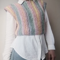 Meu projeto do curso: Crochê: crie roupas com apenas uma agulha. Un proyecto de Moda, Diseño de moda, Tejido, DIY, Crochet y Diseño textil de Joana Sesta - 04.03.2024