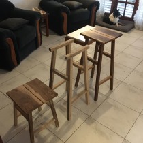 Mi proyecto del curso: taburete madera guayubira. Un proyecto de Artesanía, Diseño, creación de muebles					, DIY y Carpintería de Nicolás Cacciutto - 03.04.2023