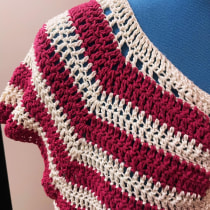 My project for course: Top-Down: One-Piece Crocheted Garments. Un projet de Mode, St, lisme, Art textile, DIY, Crochet , et Design textile de sely - 31.03.2024