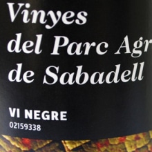 Etiquetas de vino de las "Vinyes del Parc Agrari de Sabadell". Design projeto de Patricia Roman Humanes - 10.03.2011